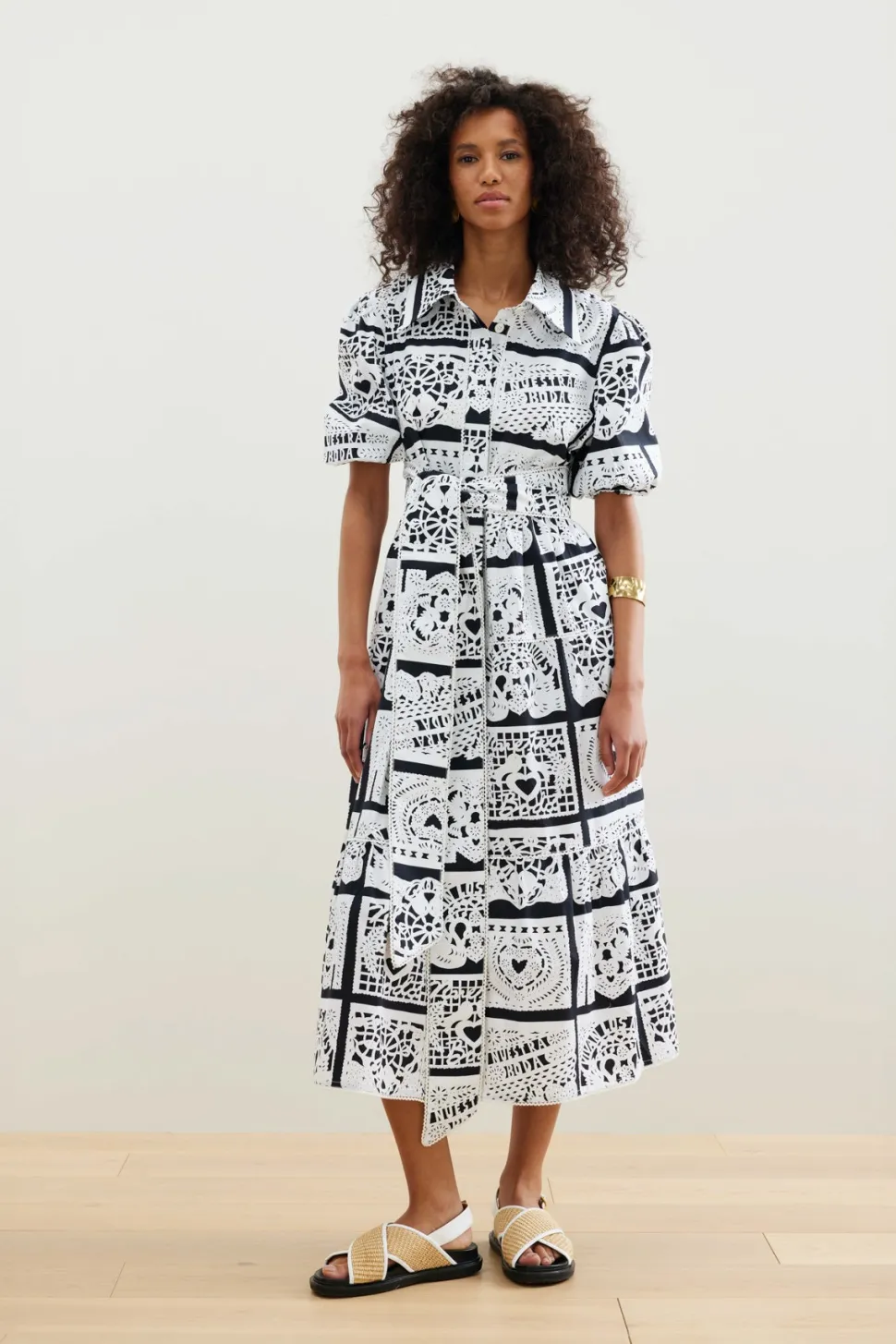 binny__casamiento__flags__6.webp Binny - CASAMIENTO - Flags Black/White - Cotton Shirt Dress