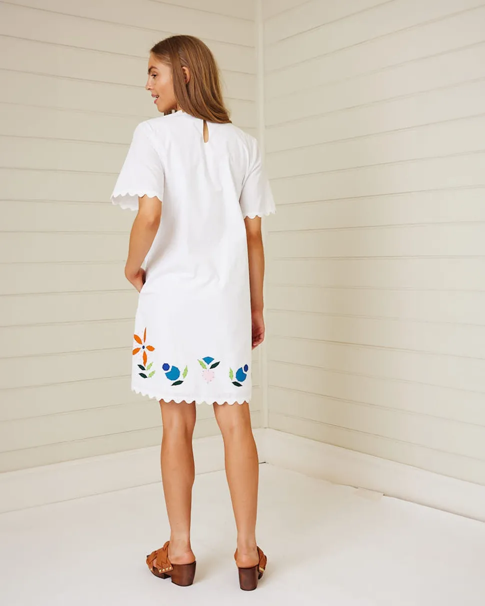 binny__the_quilting_socie_3.webp Binny - THE QUILTING SOCIETY Cotton poplin mini shift dress with applique jumbo ric rac trim detail.