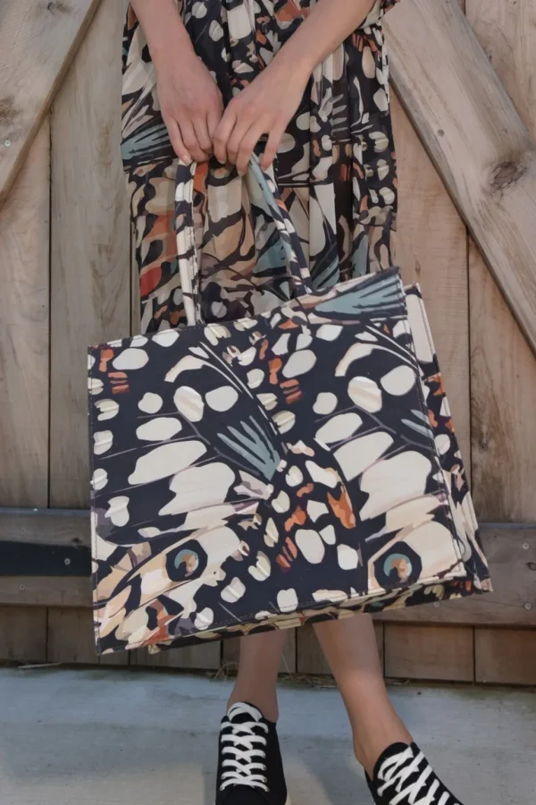 Curate - CARRY ON Tote Bag - Butterfly