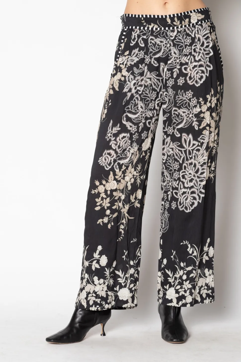 lula_soul__madrid_pant__b_0.webp Lula Soul - Madrid Pant - Black