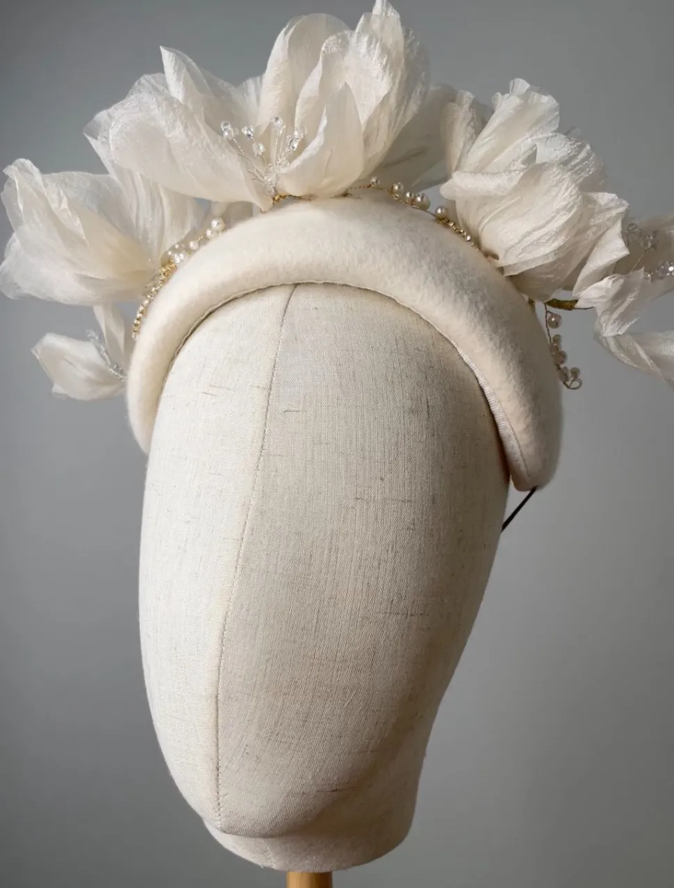 melanie_ferrero__cream_si_2.webp Melanie Ferrero - Cream Silk Flowers on Bandeau